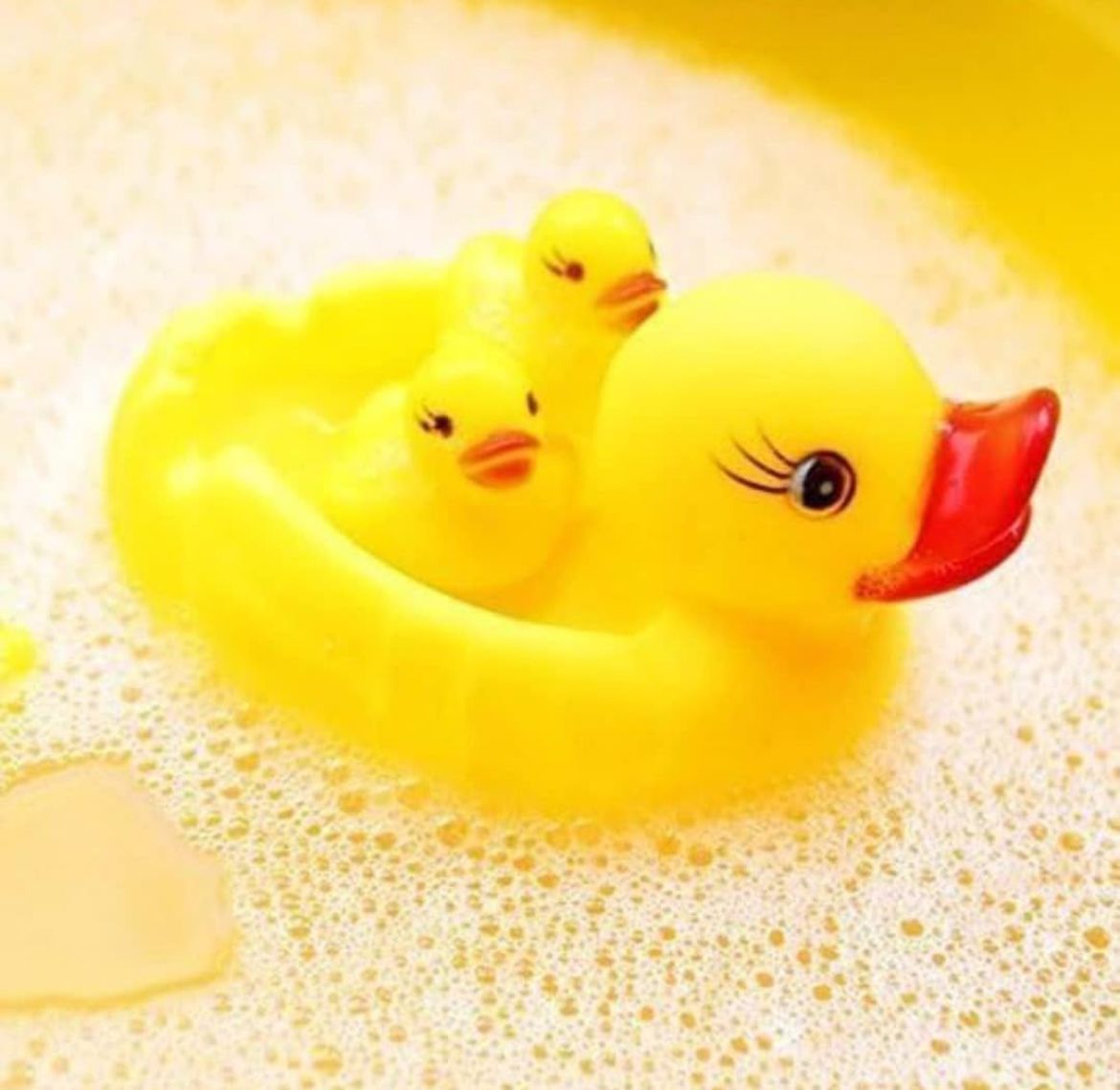 Chu Chu Ducks, Duck Family, Bath Toy with Sound (Yellow, Set of 4)